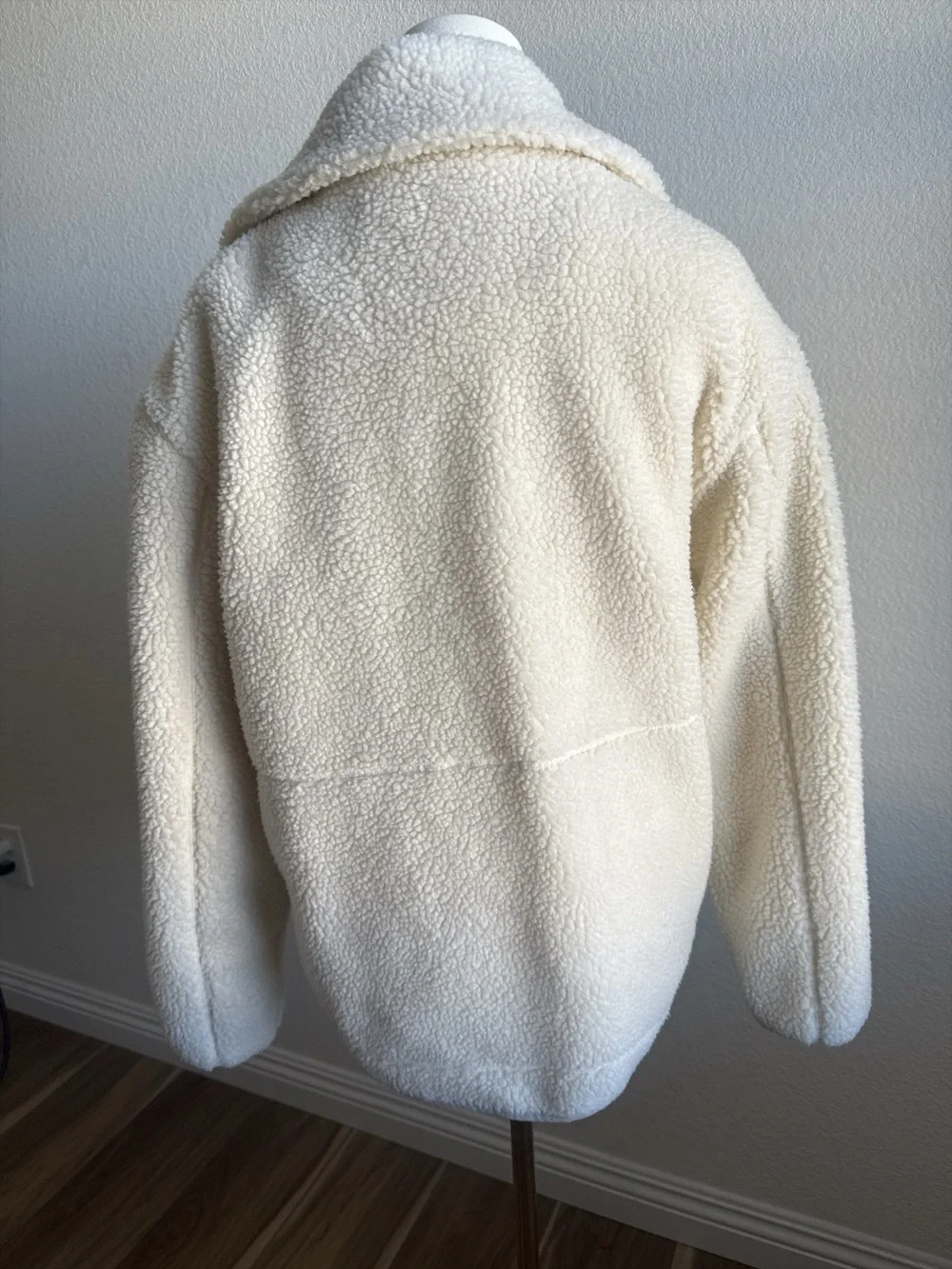 Cozy Women's Ivory Sherpa Zip-Front Jacket